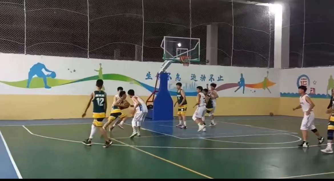 康展职教｜「总部校区」篮球比赛庆元旦 学生健身迎新年