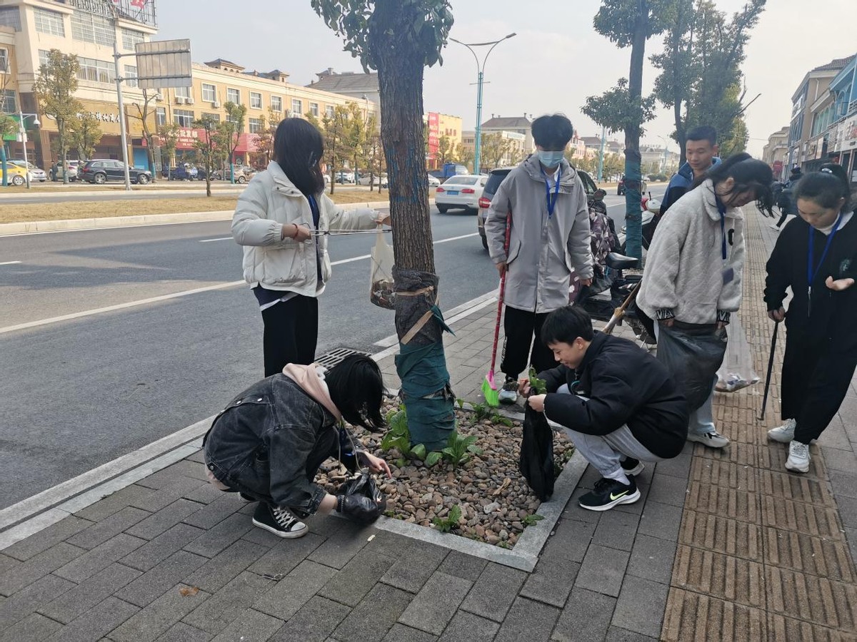 康展职教｜「江西新能源技工学校」“学雷锋”义务劳动活动