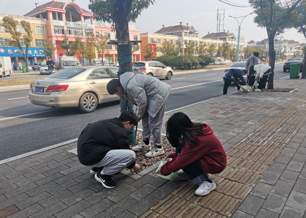 康展职教｜「江西新能源技工学校」“学雷锋”义务劳动活动